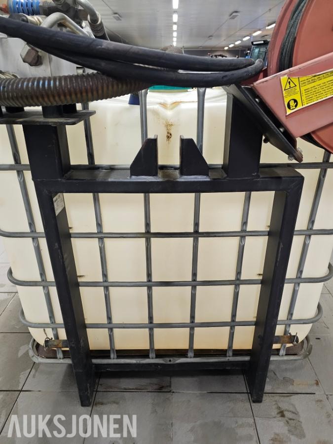 2010 DYNASET HPW220/50-70-PA Høytrykkspyler, 1000 l tank, hydraulisk spylebom