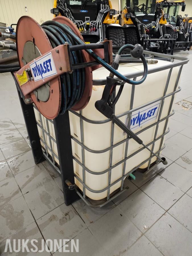 2010 DYNASET HPW220/50-70-PA Høytrykkspyler, 1000 l tank, hydraulisk spylebom