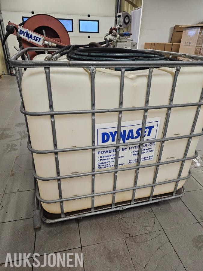 2010 DYNASET HPW220/50-70-PA Høytrykkspyler, 1000 l tank, hydraulisk spylebom