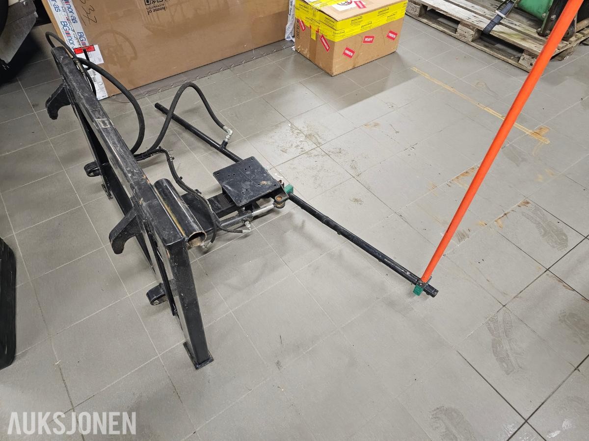 2010 DYNASET HPW220/50-70-PA Høytrykkspyler, 1000 l tank, hydraulisk spylebom