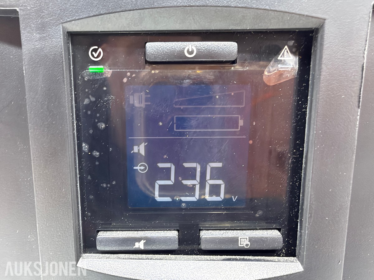 APC Smart-UPS SMT750I og SMC1500I