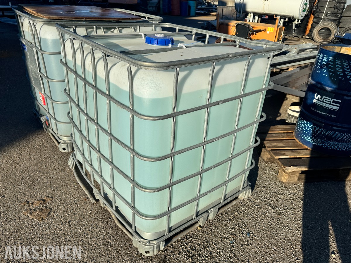 IBC-tank 1000 liter med AdBlue - forseglet, ikke åpnet