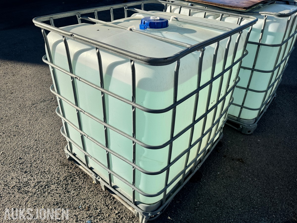 IBC-tank 1000 liter med AdBlue - forseglet, ikke åpnet