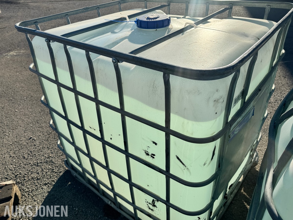 IBC-tank 1000 liter med AdBlue - forseglet, ikke åpnet