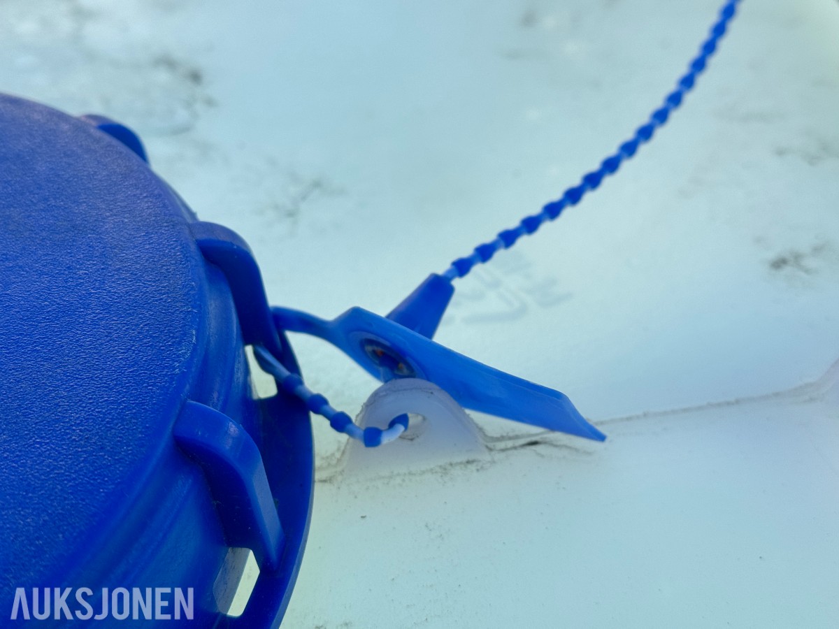 IBC-tank 1000 liter med AdBlue - forseglet, ikke åpnet