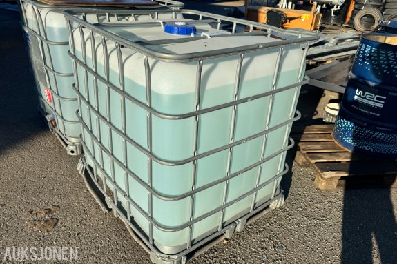 IBC-tank 1000 liter med AdBlue - forseglet, ikke åpnet
