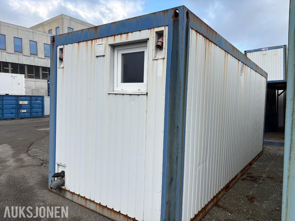 Sanitærcontainer med WC, dusj og garderobe