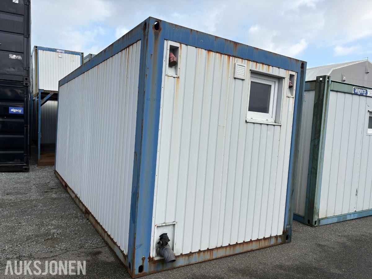 Sanitærcontainer med WC, dusj og garderobe