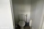 Sanitærcontainer med WC, dusj og garderobe