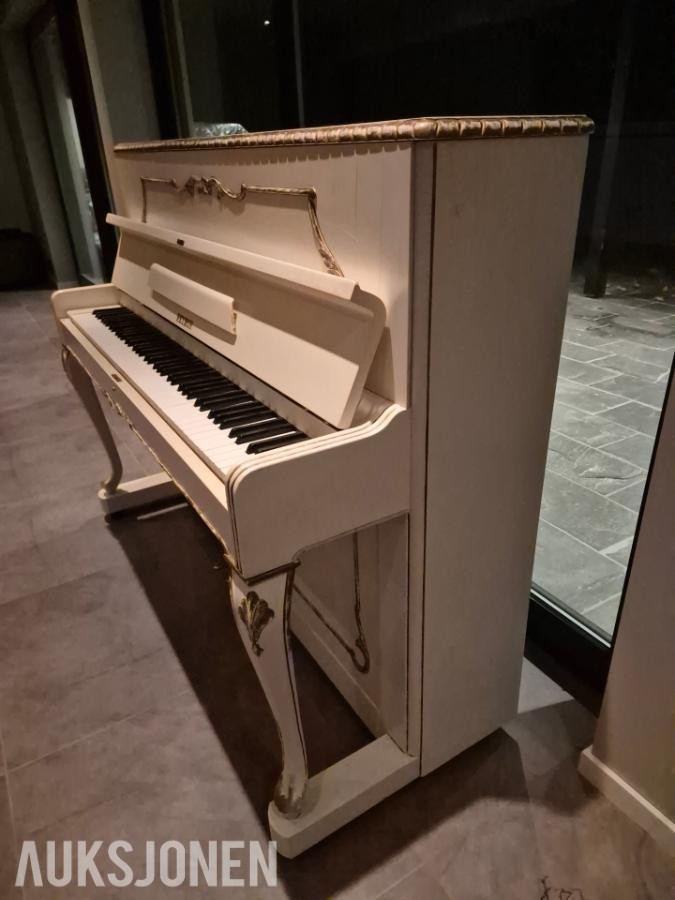 Petrof Piano Petrof