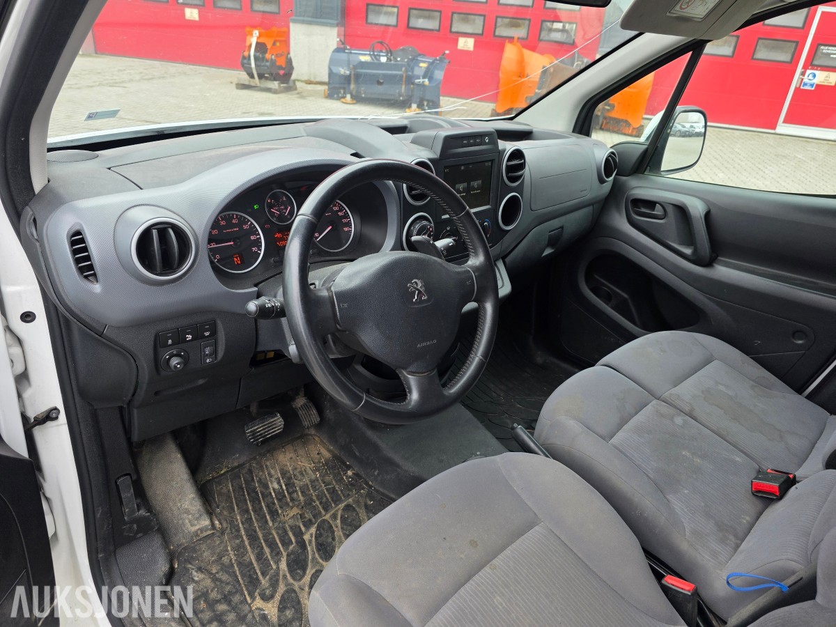 2016 Peugeot Partner 1.6-99 D reparasjons objekt/dele bil 0 i minstepris
