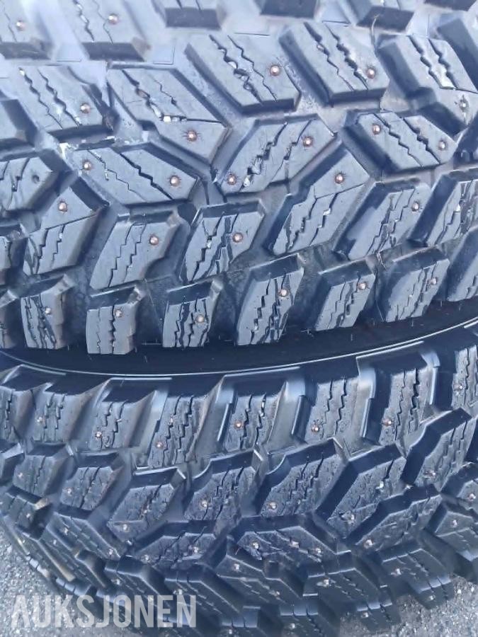 4222 Nokian TRI 440/80R24 + 480/80R38