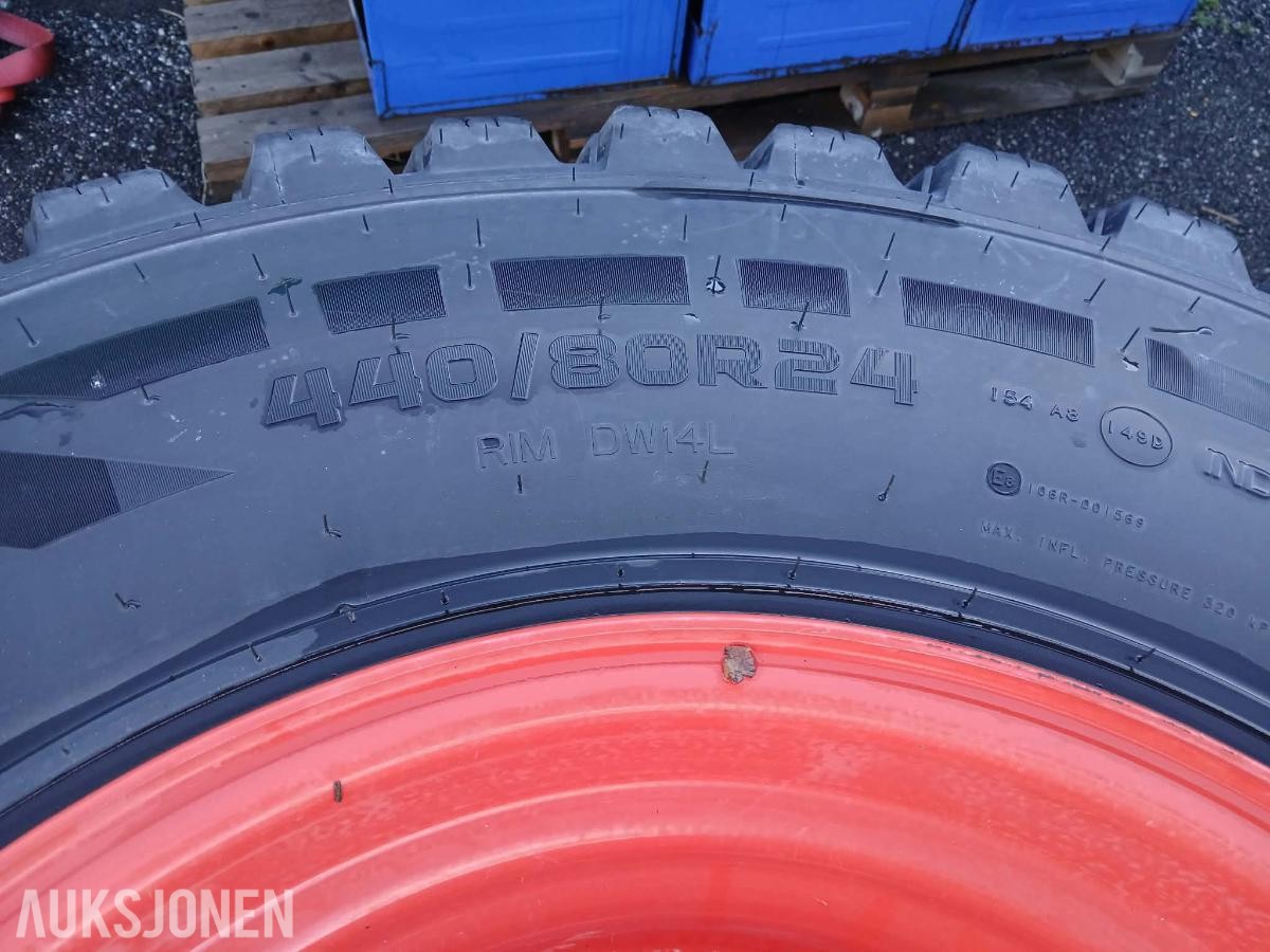 4222 Nokian TRI 440/80R24 + 480/80R38