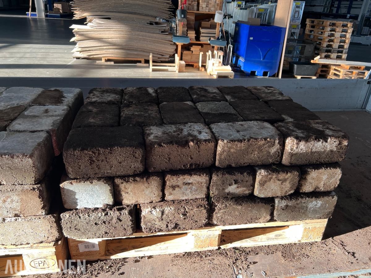 Betongstein – 116 stk. + halvstein og kapp