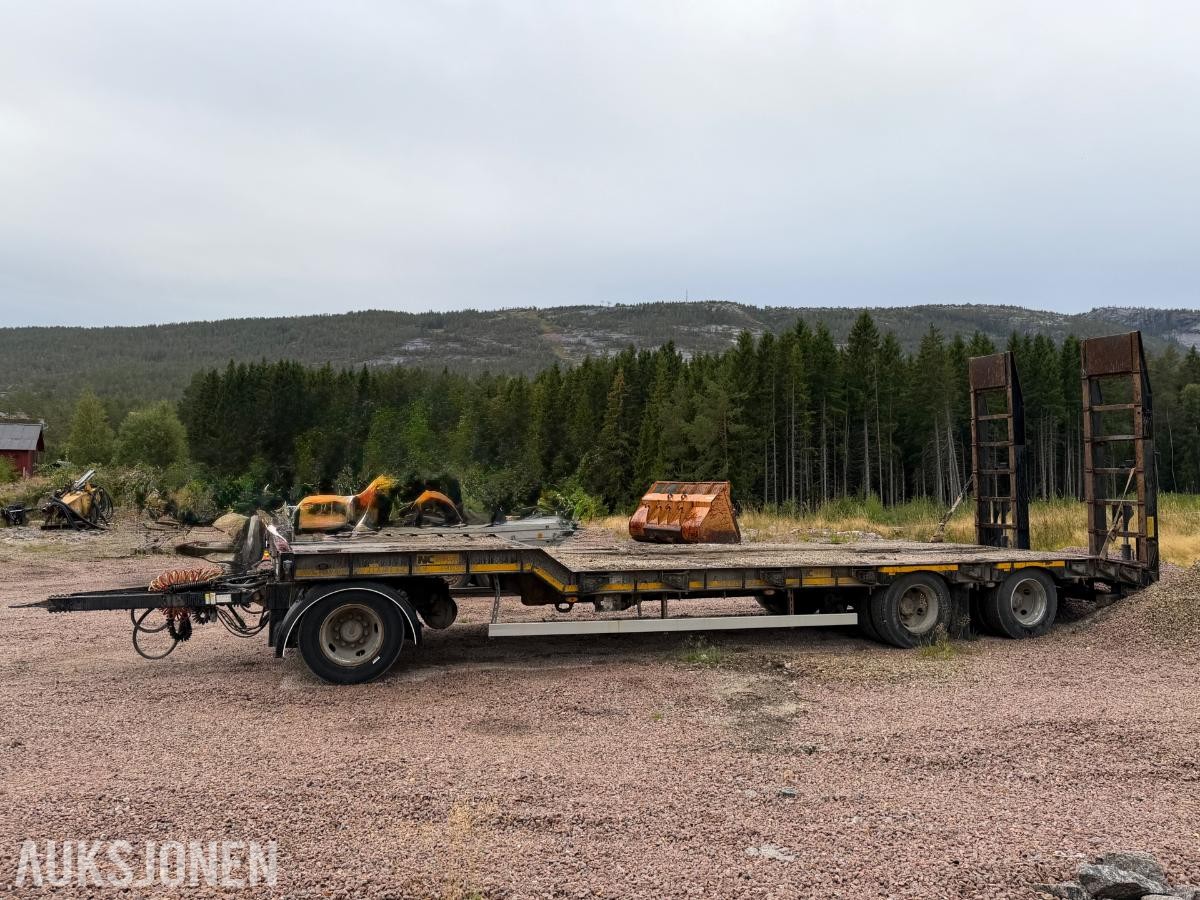 2014 NC Maskinhenger JA-30L - 3-akslet maskinhenger med kjøreramper
