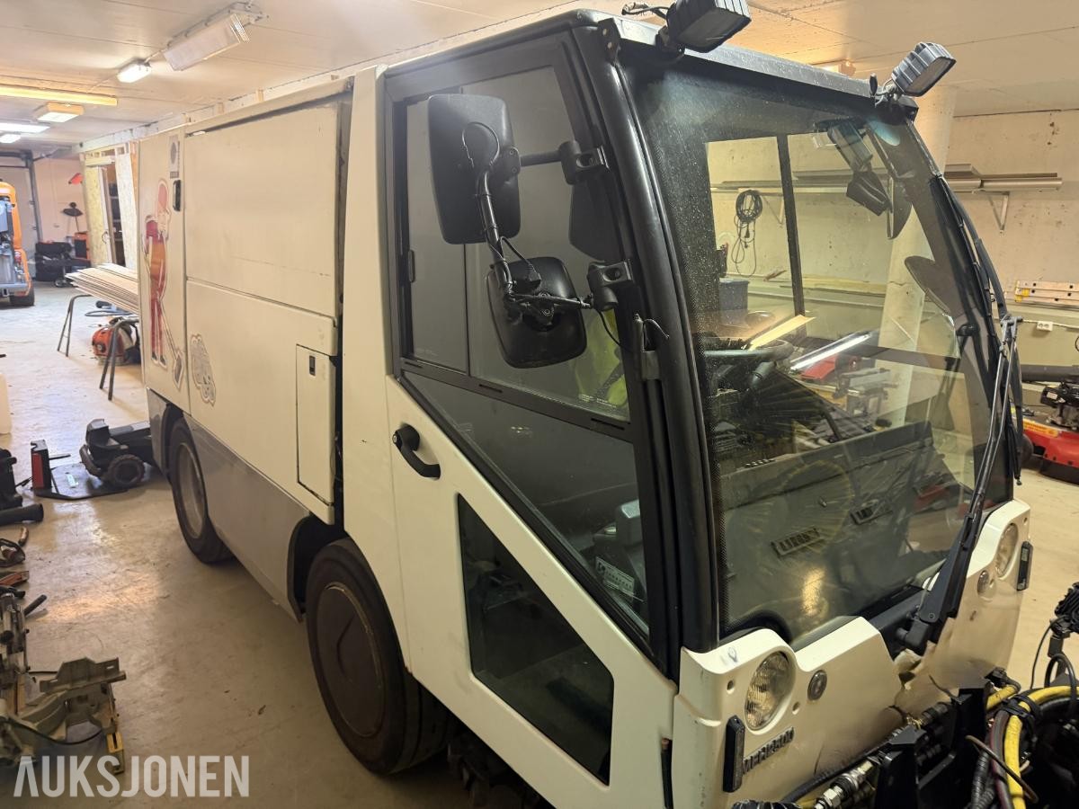 2011 Aebi MFH2500 Feiemaskin, 6057 t