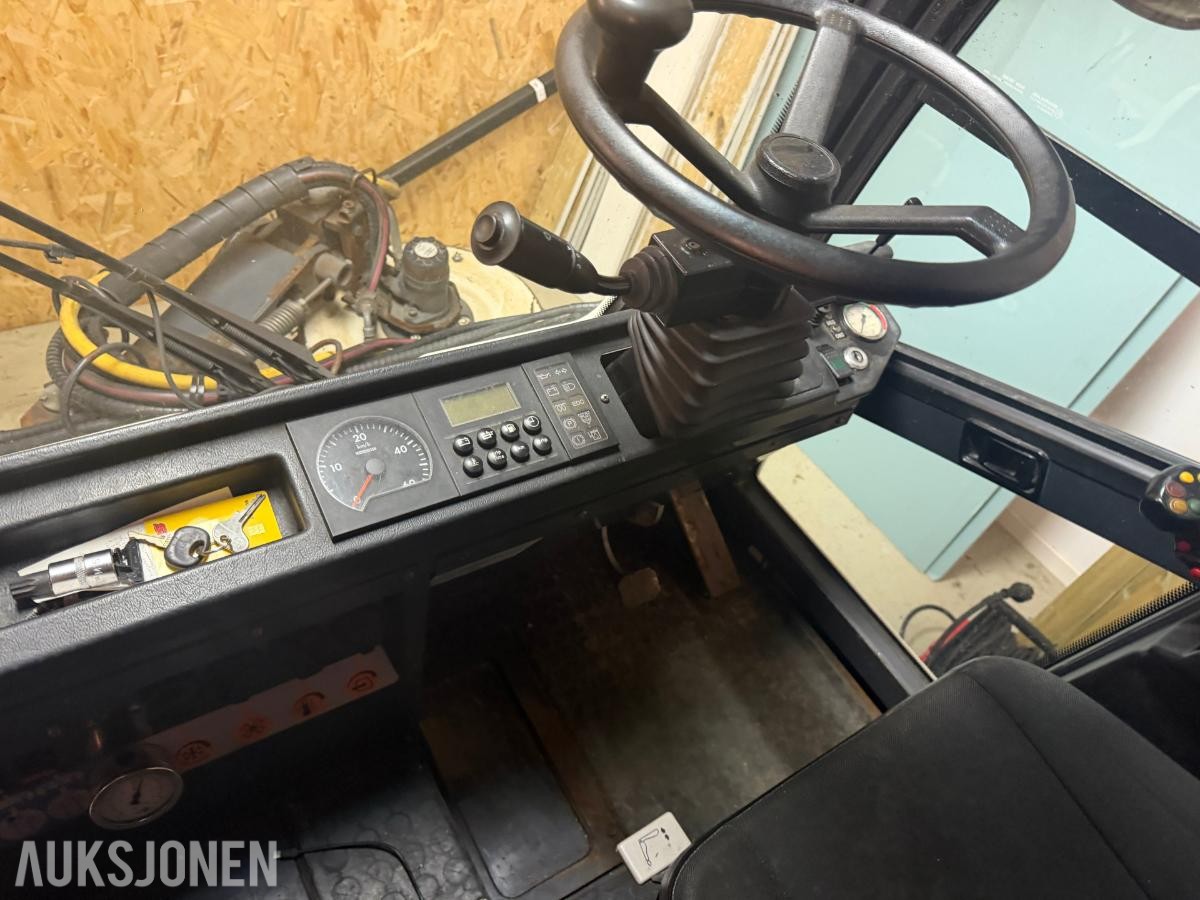 2011 Aebi MFH2500 Feiemaskin, 6057 t