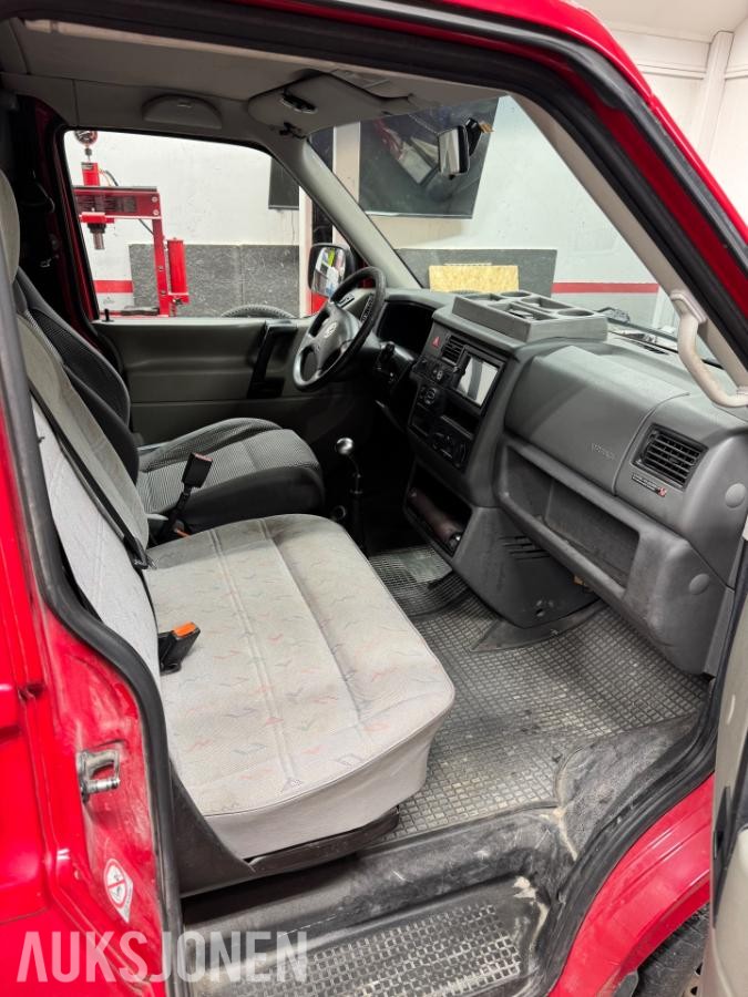 2003 Volkswagen Transporter 2.5 Diesel 102hk Webasto, Cruisekontroll, Hengerfeste
