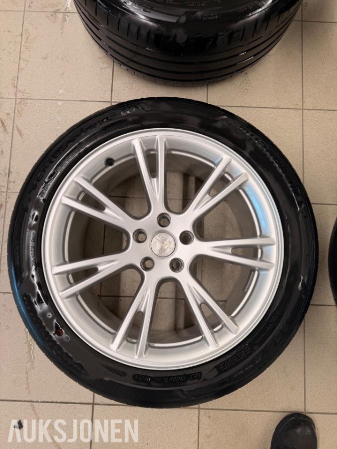 Tesla  Modell y hjulsett 255/45-r19