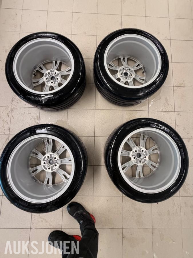 Tesla  Modell y hjulsett 255/45-r19