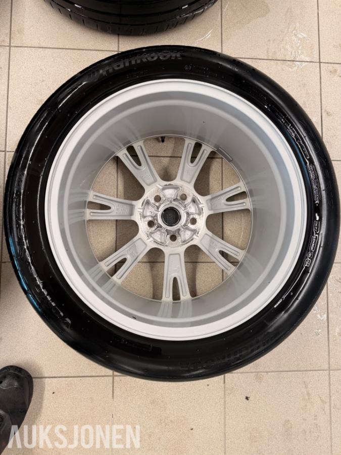 Tesla  Modell y hjulsett 255/45-r19