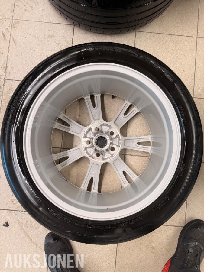 Tesla  Modell y hjulsett 255/45-r19