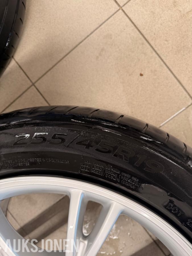 Tesla  Modell y hjulsett 255/45-r19