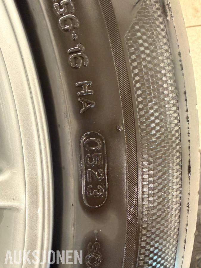 Tesla  Modell y hjulsett 255/45-r19