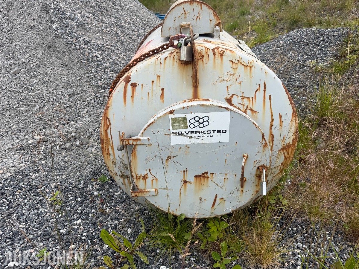 Diesel tank
