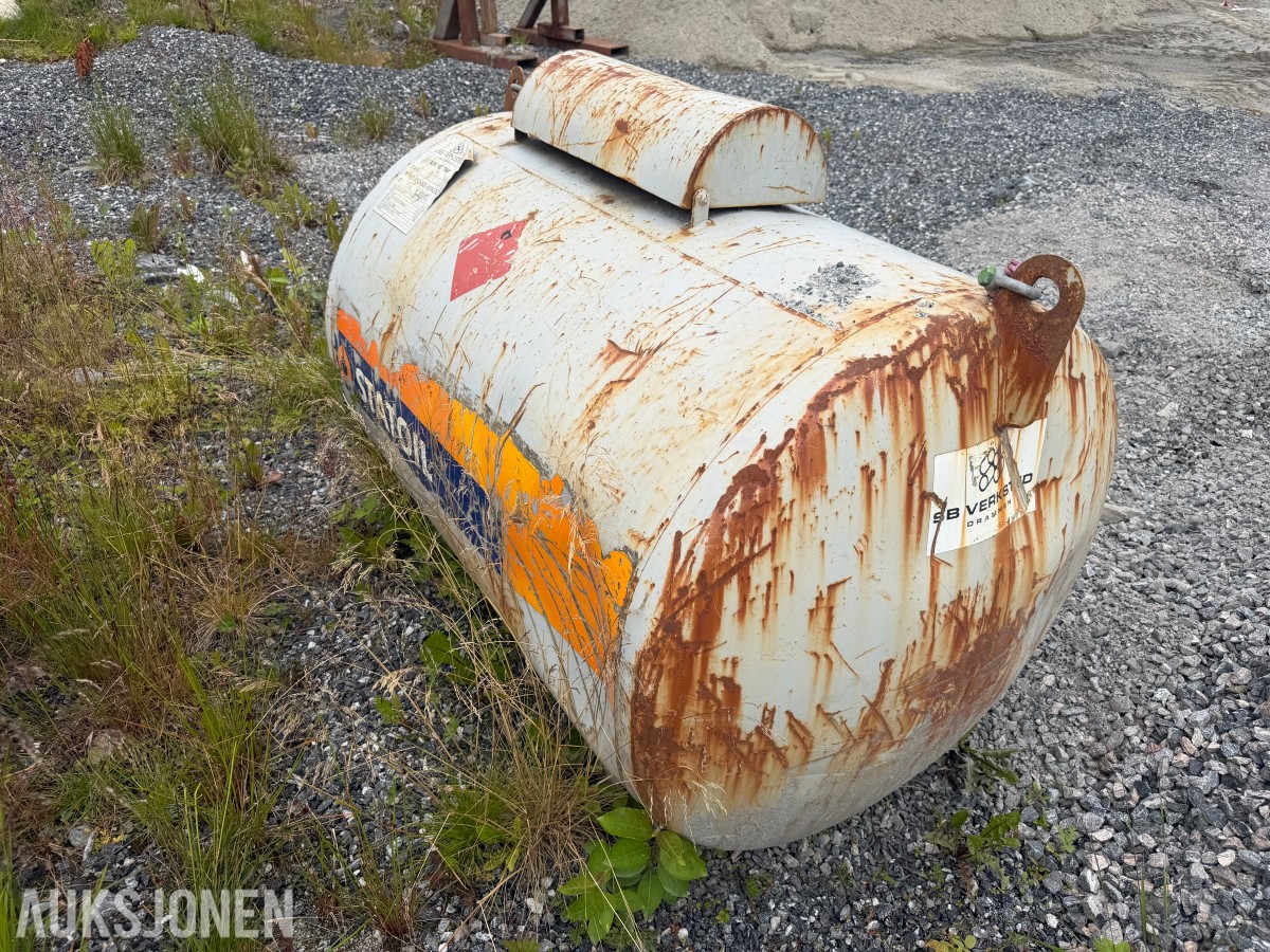 Diesel tank