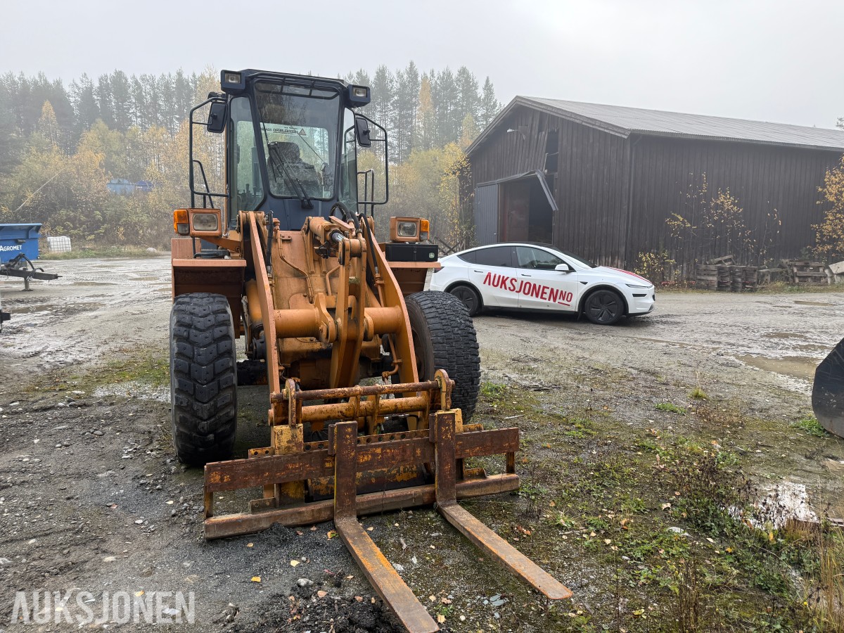 1986 Komatsu WA 200 Hjullaster m/Pallegaffel og 2 skuffer