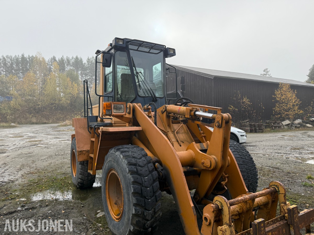 1986 Komatsu WA 200 Hjullaster m/Pallegaffel og 2 skuffer