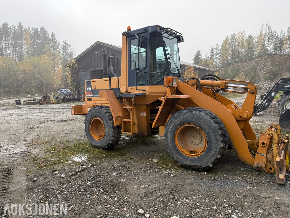 1986 Komatsu WA 200 Hjullaster m/Pallegaffel og 2 skuffer