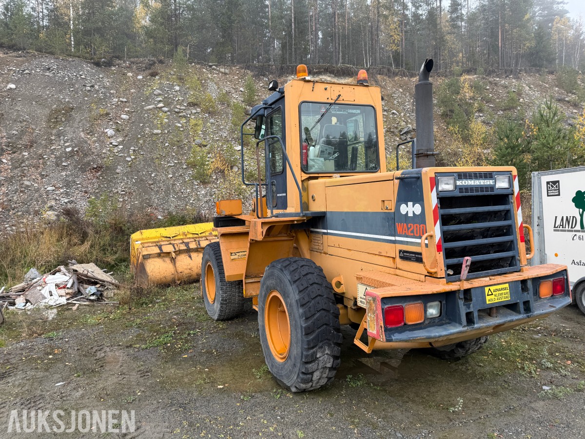 1986 Komatsu WA 200 Hjullaster m/Pallegaffel og 2 skuffer