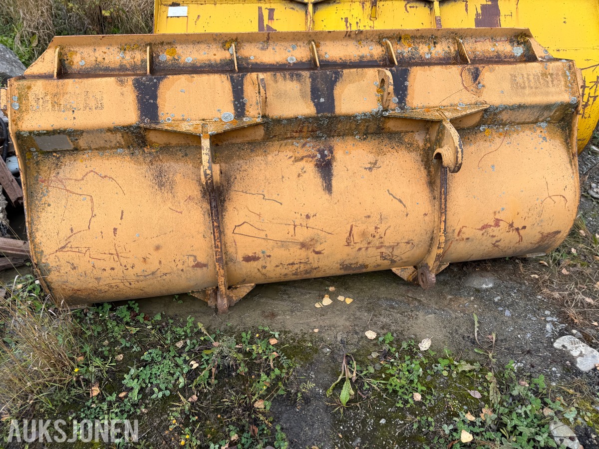 1986 Komatsu WA 200 Hjullaster m/Pallegaffel og 2 skuffer