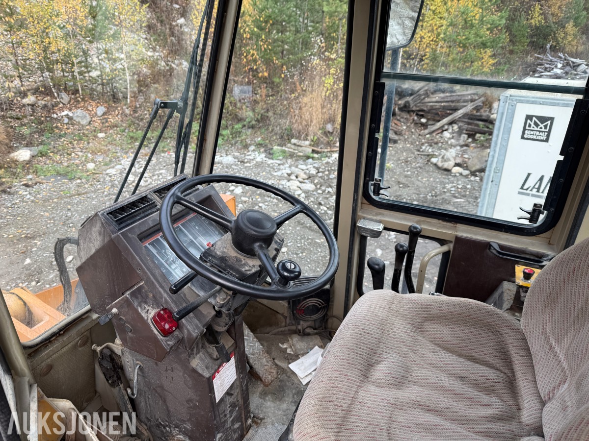 1986 Komatsu WA 200 Hjullaster m/Pallegaffel og 2 skuffer