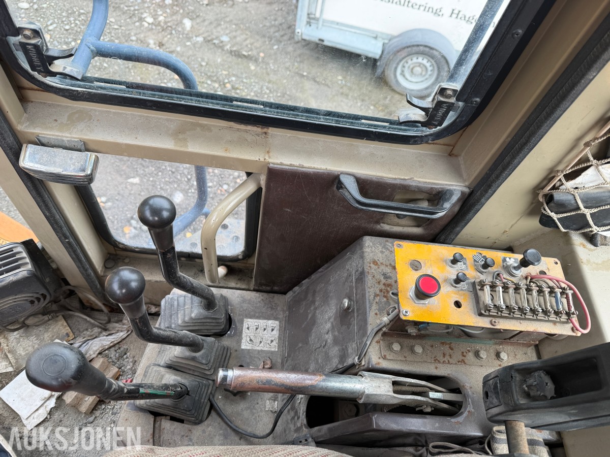 1986 Komatsu WA 200 Hjullaster m/Pallegaffel og 2 skuffer