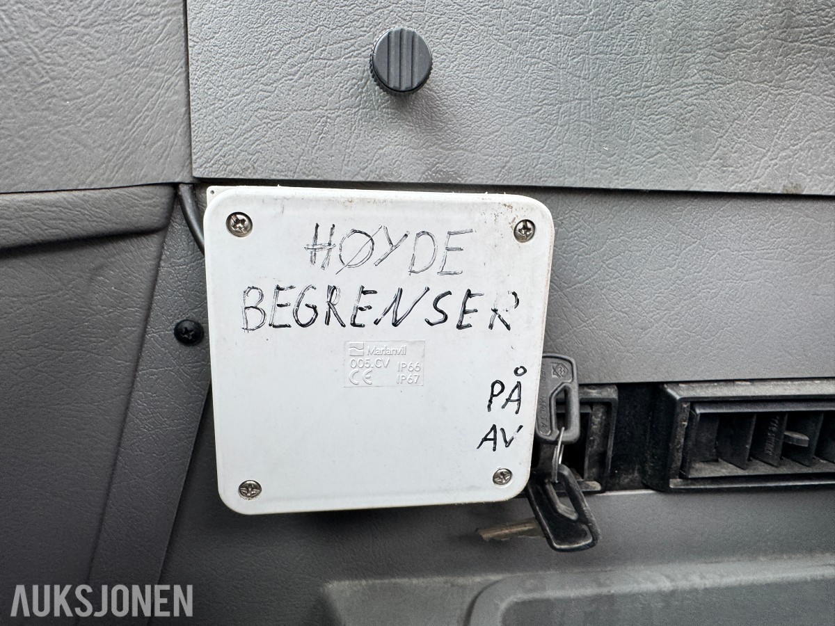 2011 Lundberg 345 LSE med skuffe kun 3155 timer