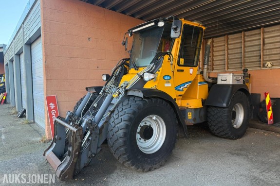 2014 Wille 855C redskapsbærer fra 2014 selges som rep.objekt grunnet problemer med framdrift