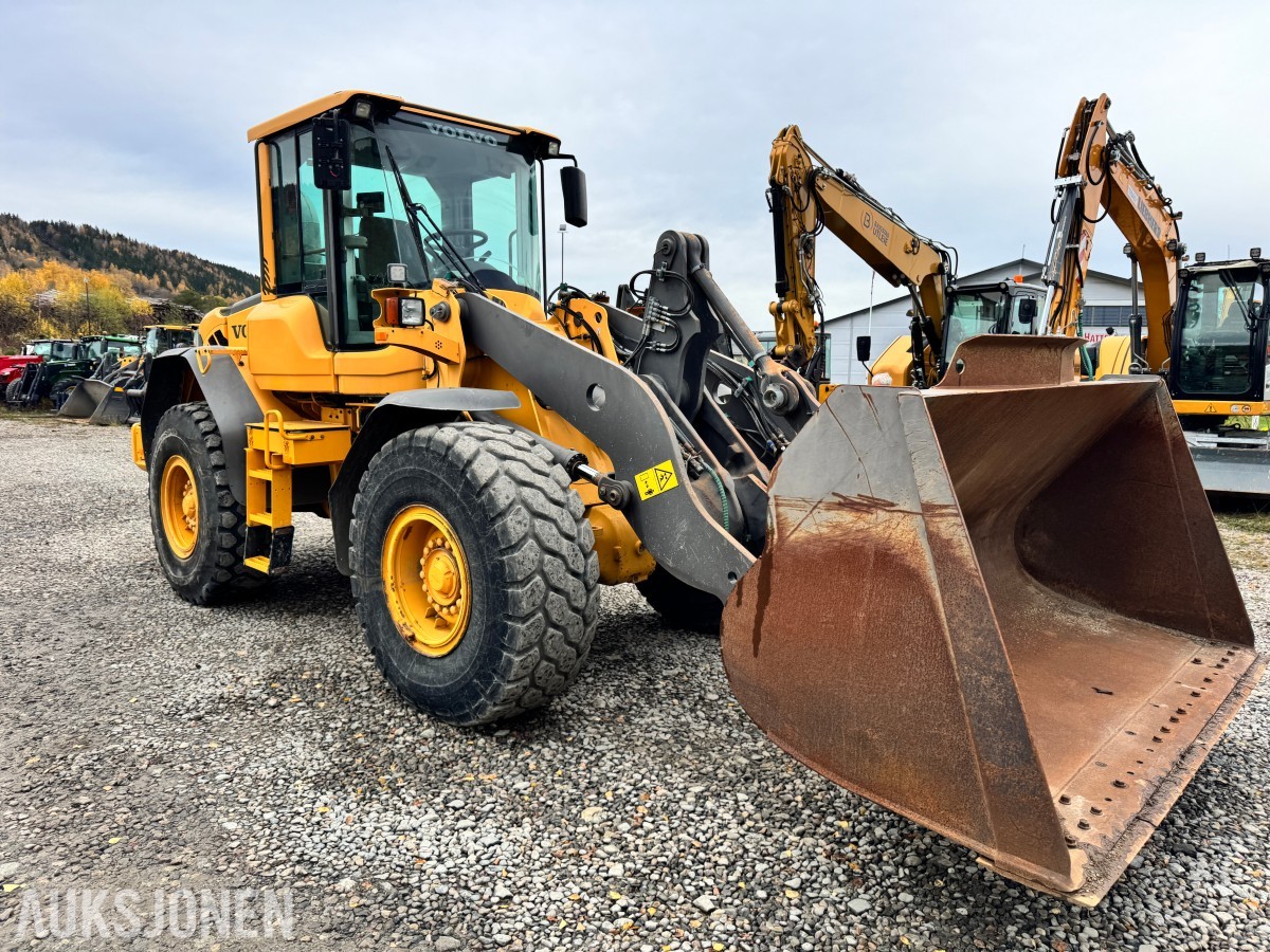 2010 Volvo L70F Hjullaster, 6694 t, skuffe, BM-feste, sentralsmøring
