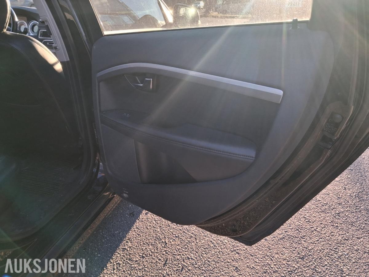 2012 VOLVO V70 1.6 DIESEL 114HK SKINNSETER S+V DEKK *INGEN MINSTEPRIS*