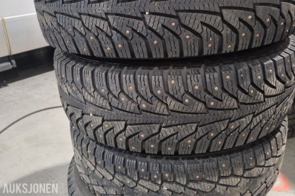 Nokian Hakkapeliitta C piggdekk på stålfelg - 4 stk - 225/75 R16 C 121/120 R - felg 6Jx16H2 ET68 - 5 x 130 mm ⁠