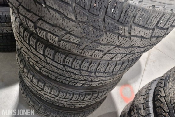 2018 Nokian Hakkapeliitta CR3 piggfrie vinterdekk på Xtreme alufelg - 4 stk - 225/75 R16 C 121/120 R - PCD 130 ET 62 - maks last 1250 kg 