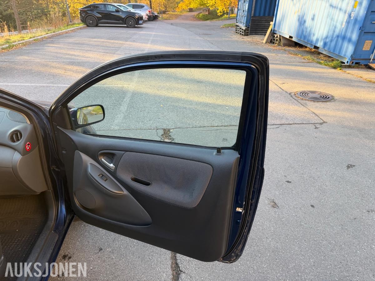 2003 Toyota Yaris 1.3, 116199km, Automat