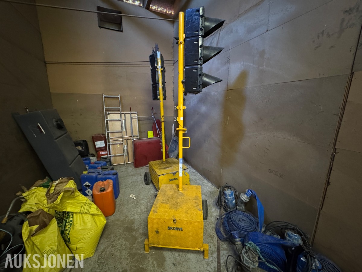 2 stk. mobile trafikklys- tidsinnstilte