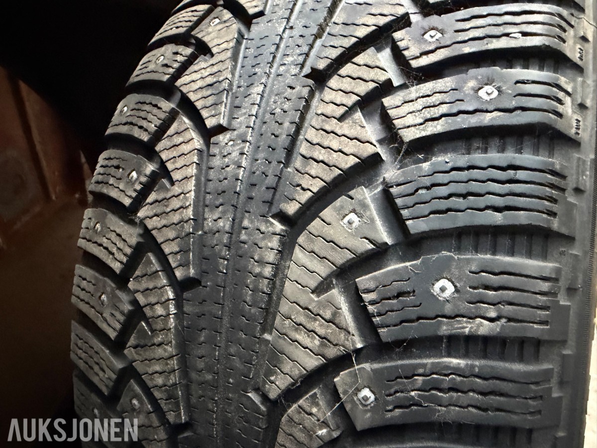 2 stk. Nokian Hakkapalita m/pigg 275 / 40 - R 20