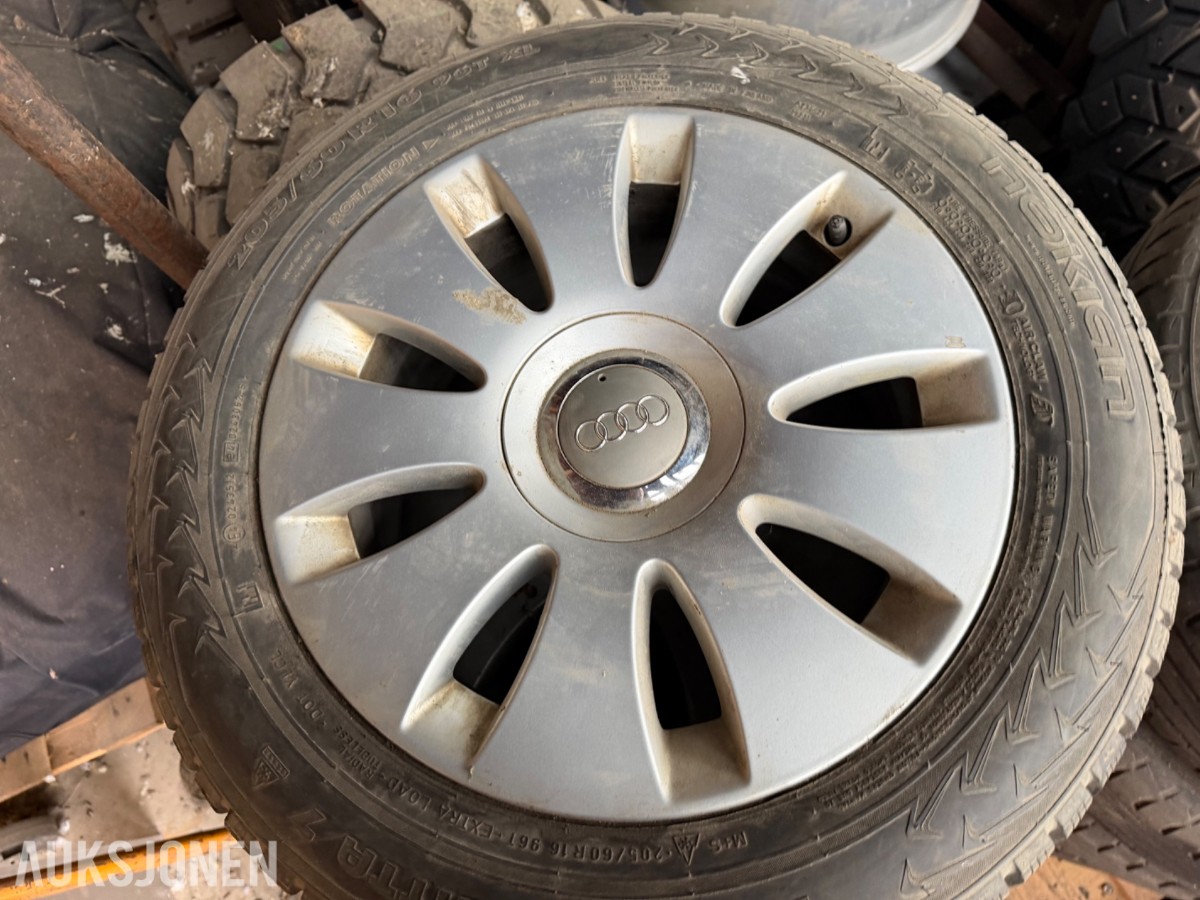 4 stk. Audi alufelger m/piggdekk (205/60-16)