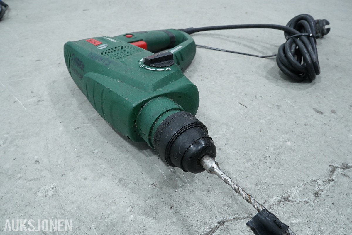 Verksted parti med generator, kompressor, støvsugere og elektroverktøy