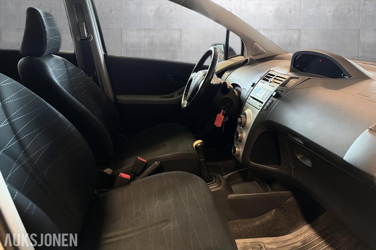 2006 Toyota Yaris 1.4 D 90 HK - UTEN MINSTEPRIS!
