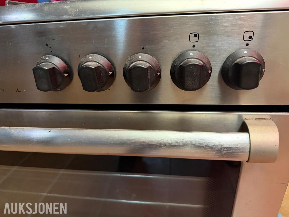 2005 Electrolux kraftig 80 cm gassovn med bakerovn 230v EKM9940X
